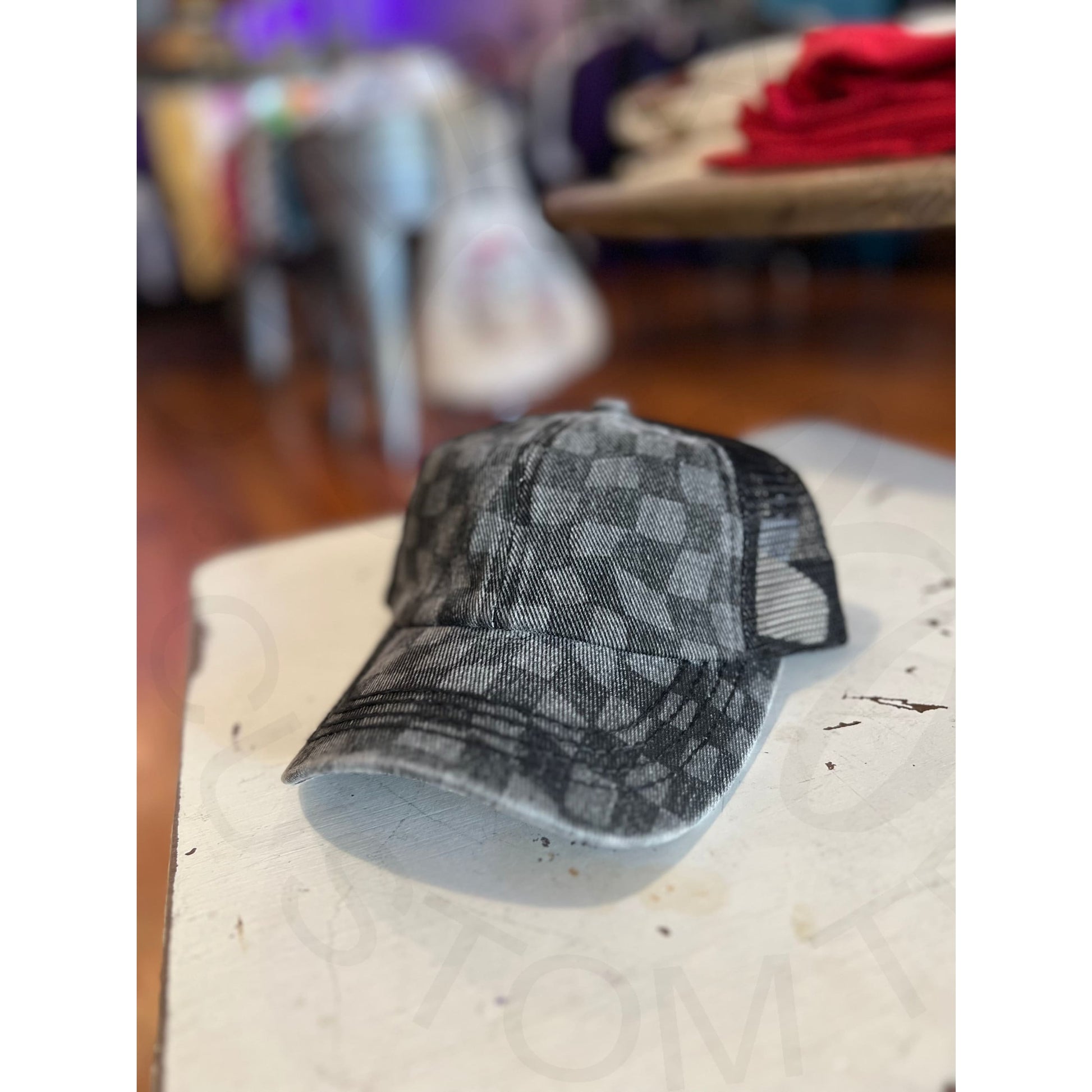 Checkered Pattern Criss Cross Hat - Black